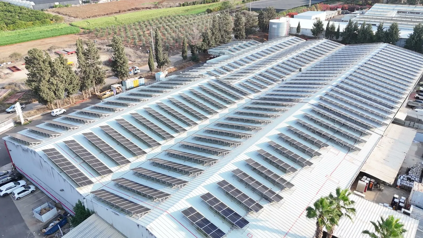 בית אריזה – מערכת סולארית על הגג